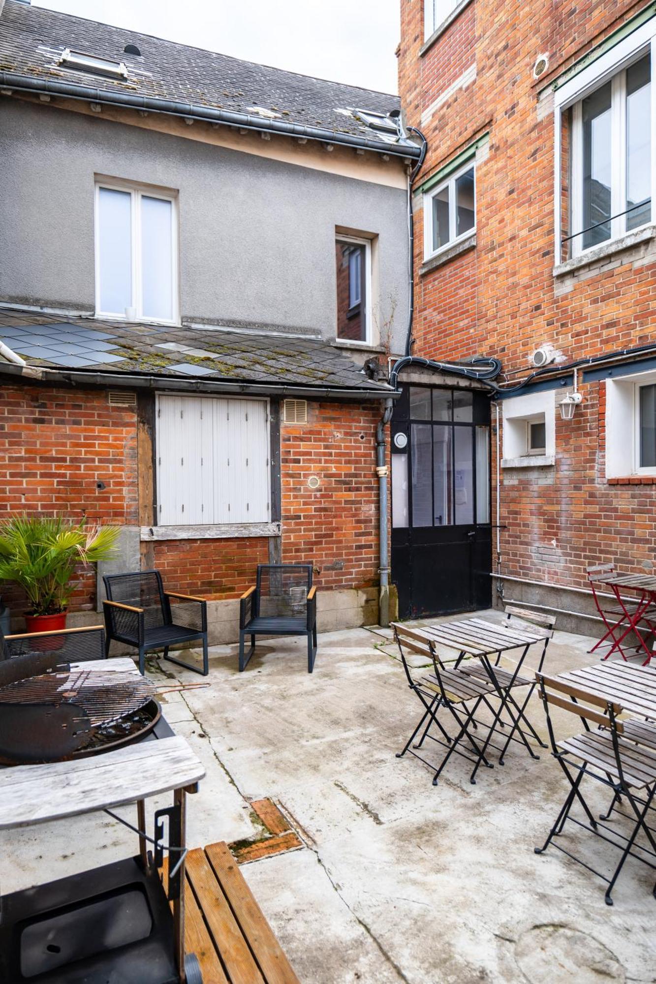 Studio Cosy Rdc, Calme Avec Cour Exterieure 사란 외부 사진